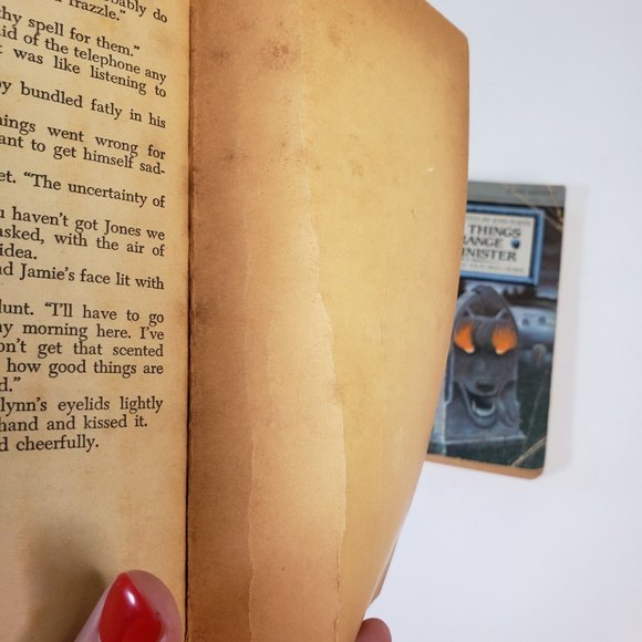 Some Things Strange and Sinister Joan Kahn & Dorothy Eden Listen to Danger PB - Picture 9 of 11